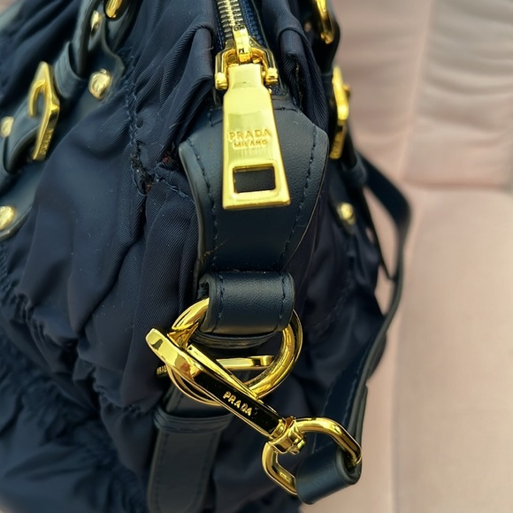 <PRADA> Gaufre handbag - Picture 3 of 6